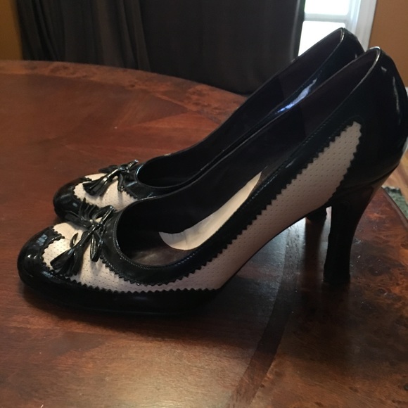 Italian Patent Leather Pumps - Picture 2 of 4